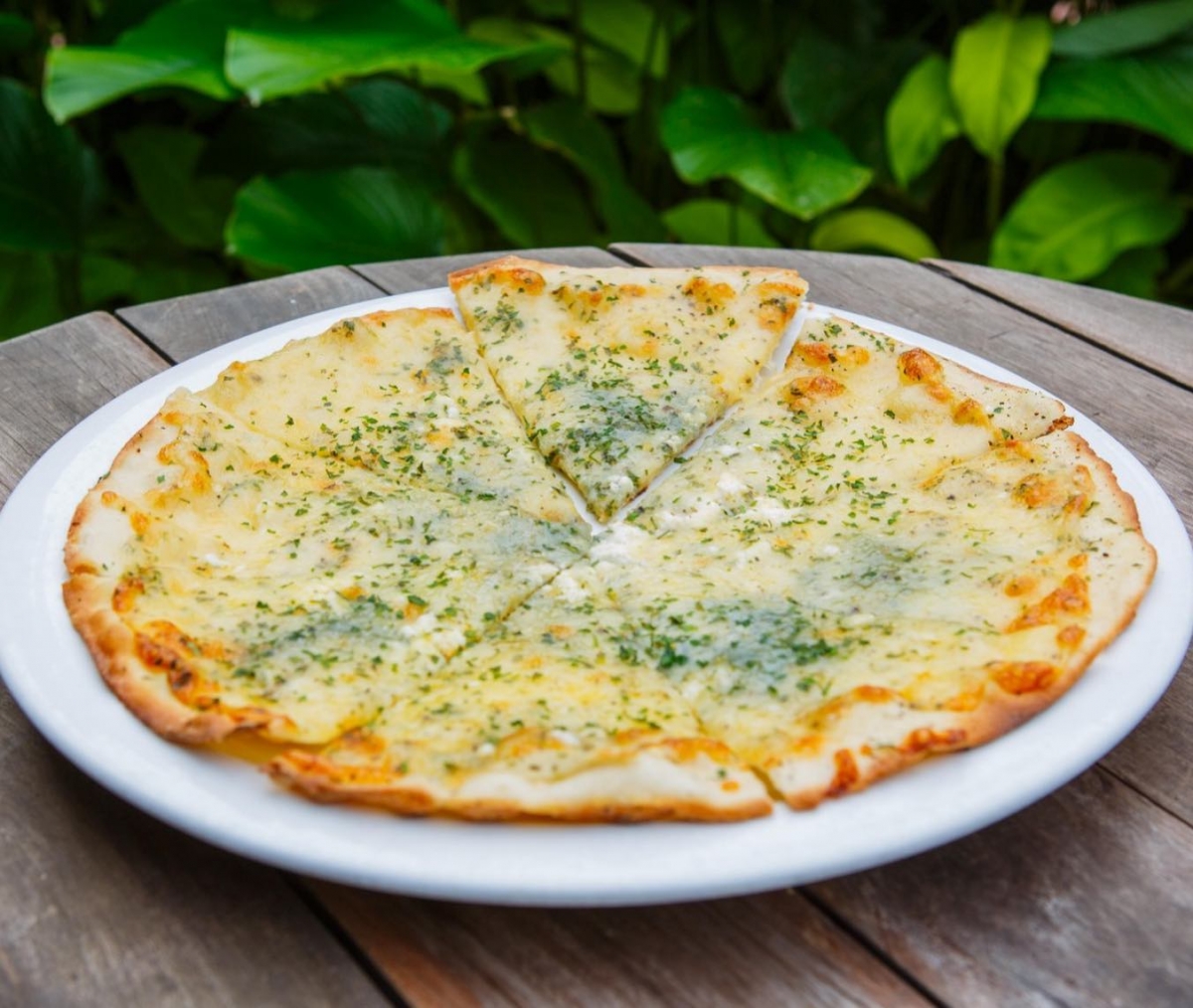 No. 5 Emerald Hill cheese pizza