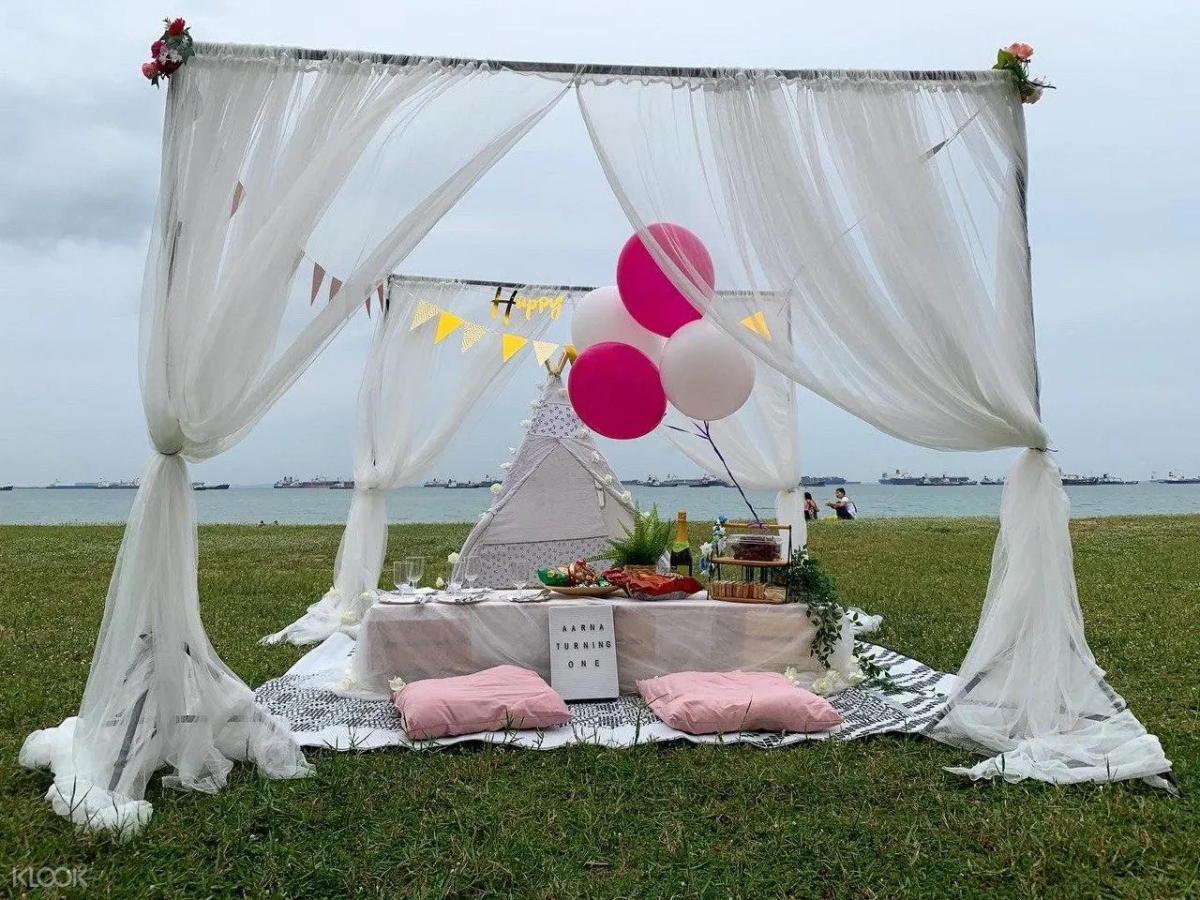 Glam picnic Singapore Klook