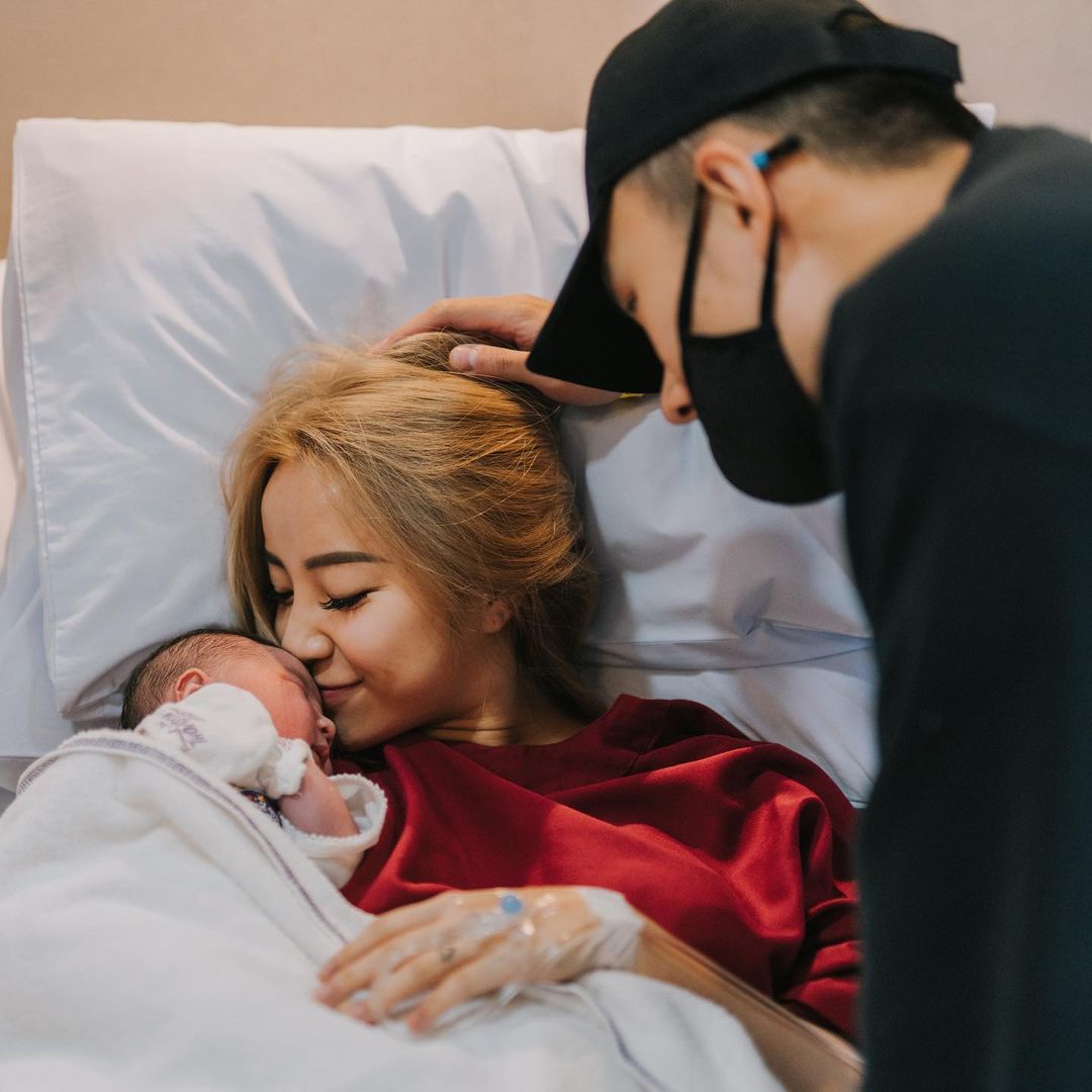 Naomi Neo baby daughter