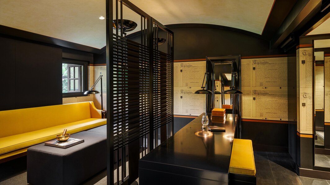 Duxton Reserve Singapore Opium Suite seating area