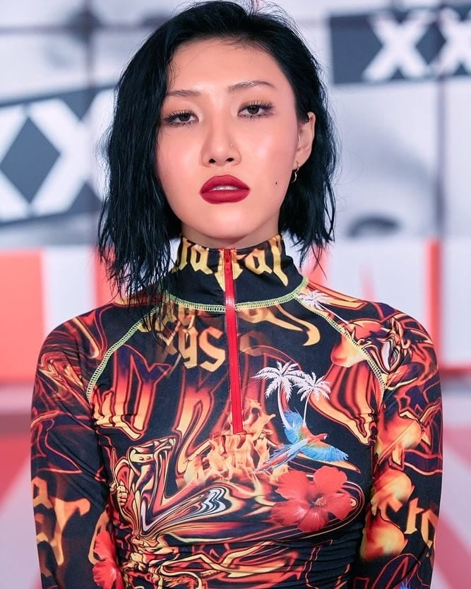 korean-celebrities-with-not-too-short-medium-short-haircuts