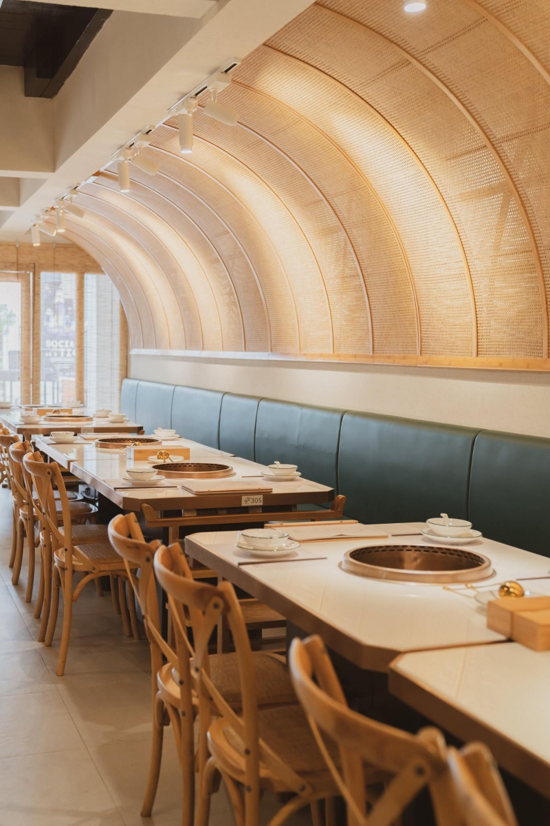 Tong Xin Ru Yi Traditional Hotpot seats