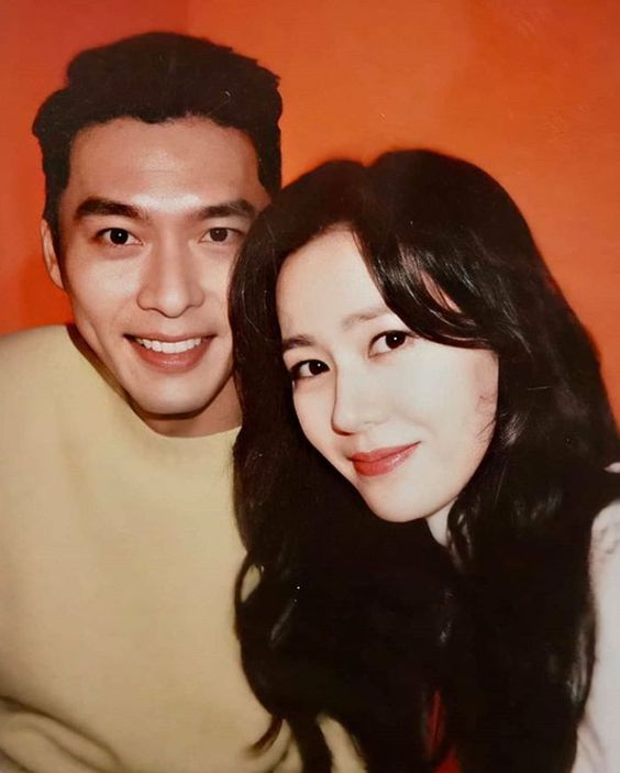 Hyun Bin and Son Ye Jin selfie