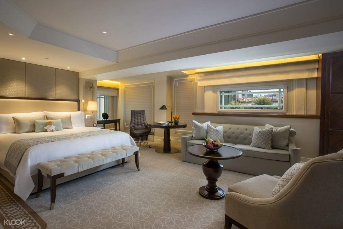 The Fullerton Hotel heritage room