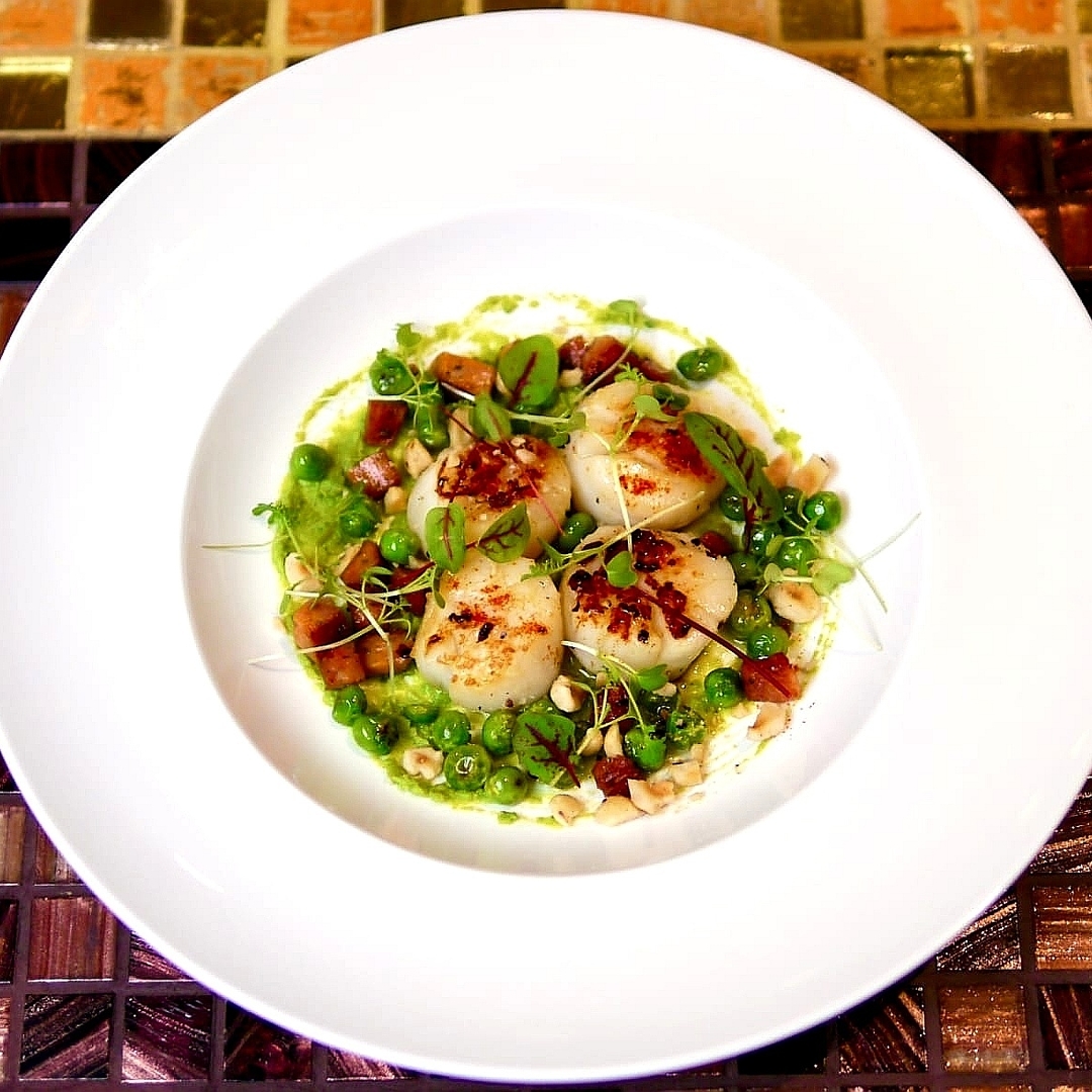 seared scallops at Wonderland Savour