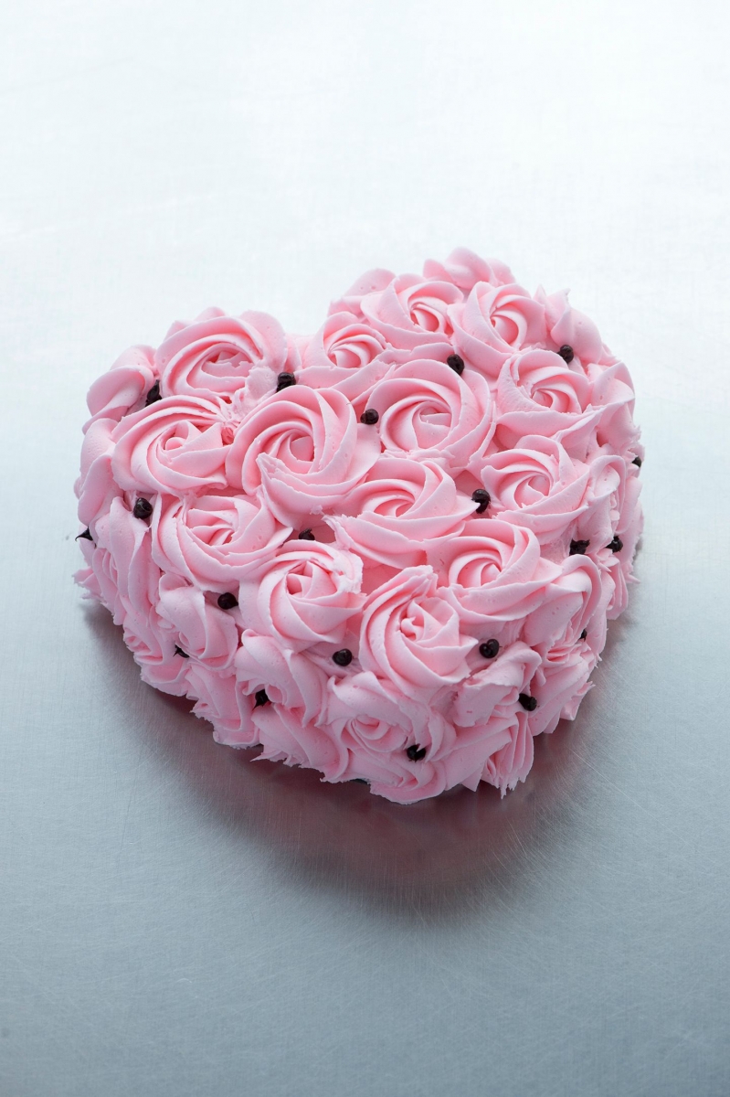 Ben & Jerry's Valentine's Day heart-shaped ice cream cake