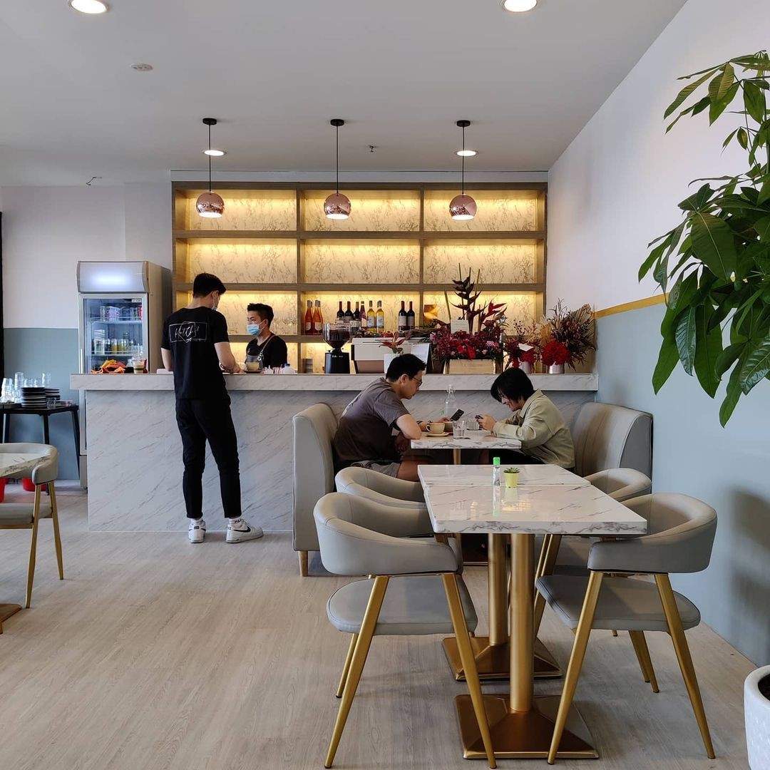 hotchic2 cafe singapore indoor seats