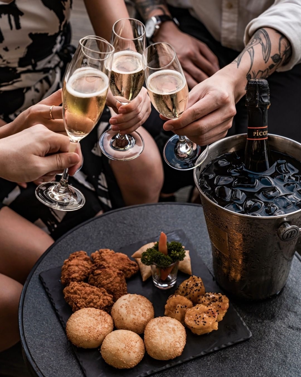 Champagne at Smoke & Mirrors