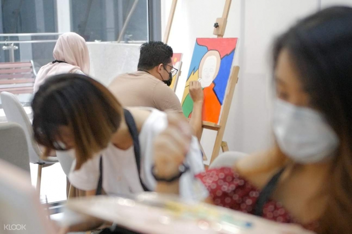 Art jamming in Kovan