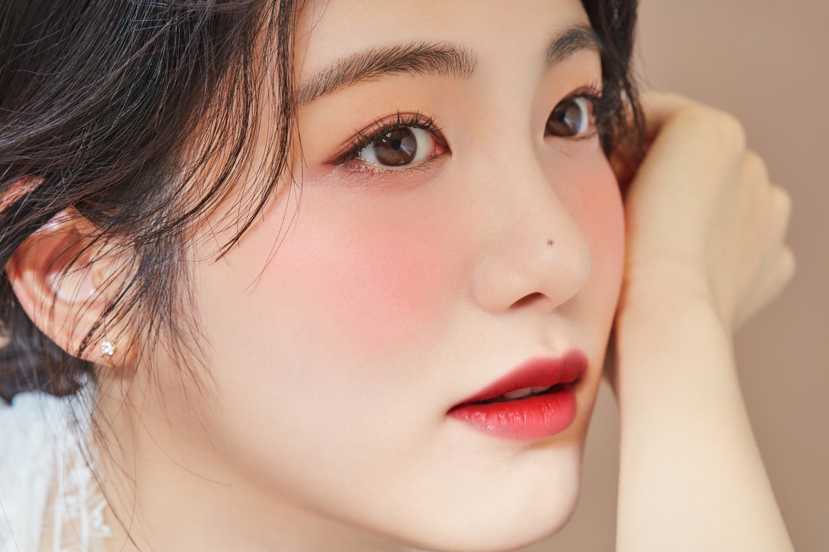 innisfree red camellia look