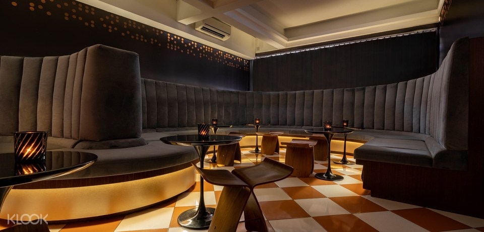 NOX Dine in the Dark restaurant