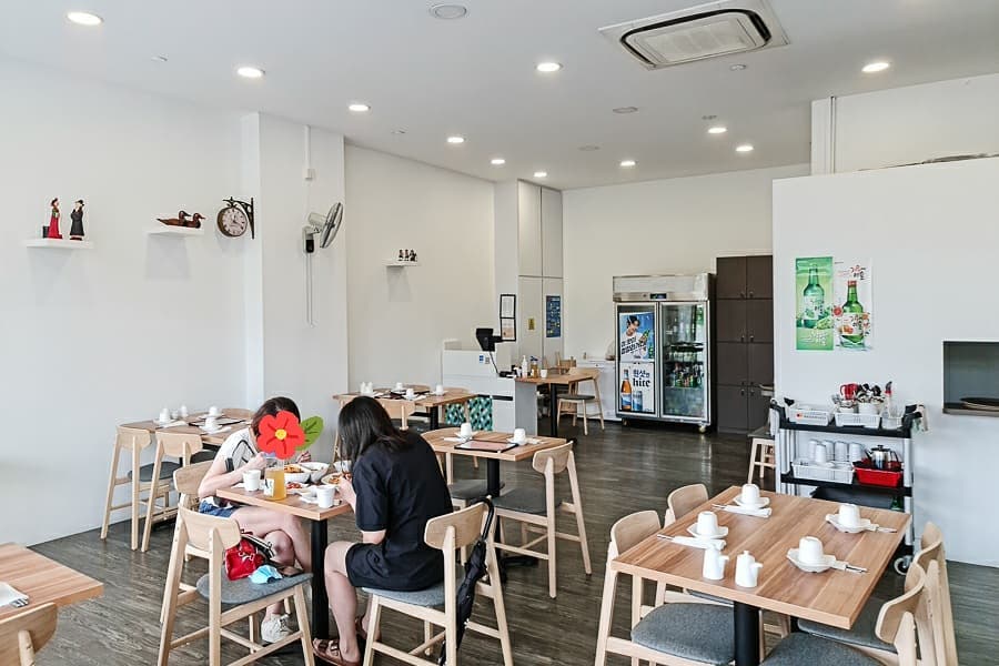 Mukjja restaurant interior