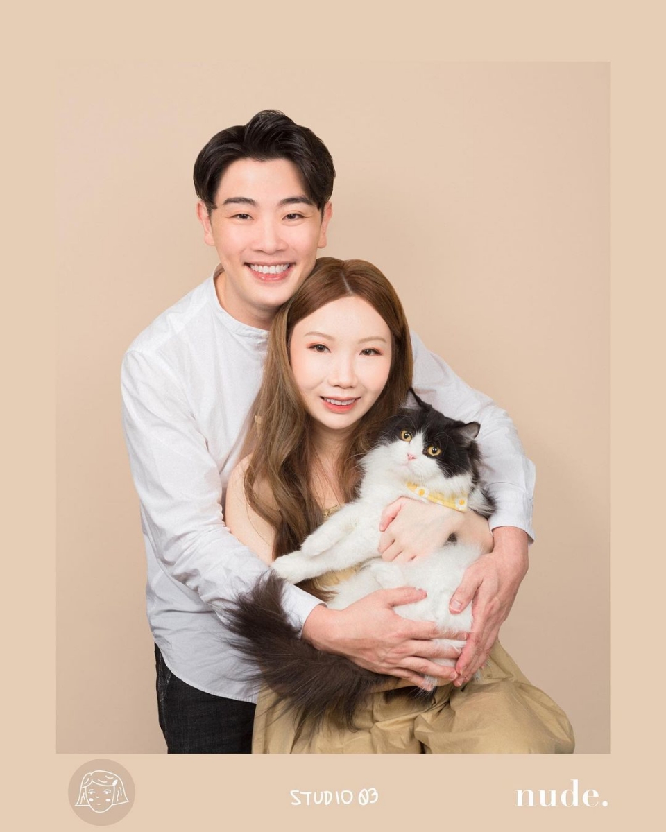 Couple photoshoot Korean-style