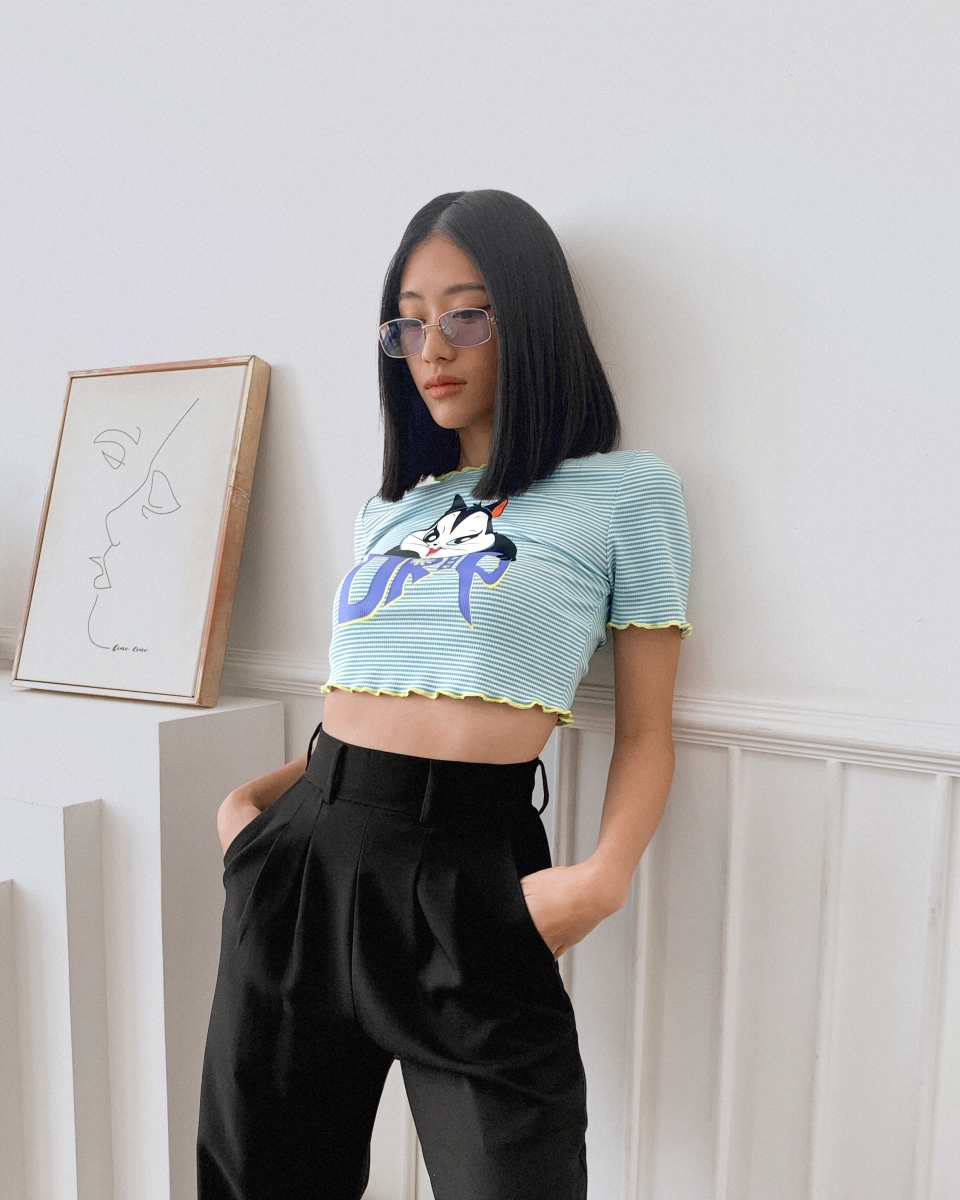 Looney Tunes Drip Graphic Crop Top - Light Blue on model