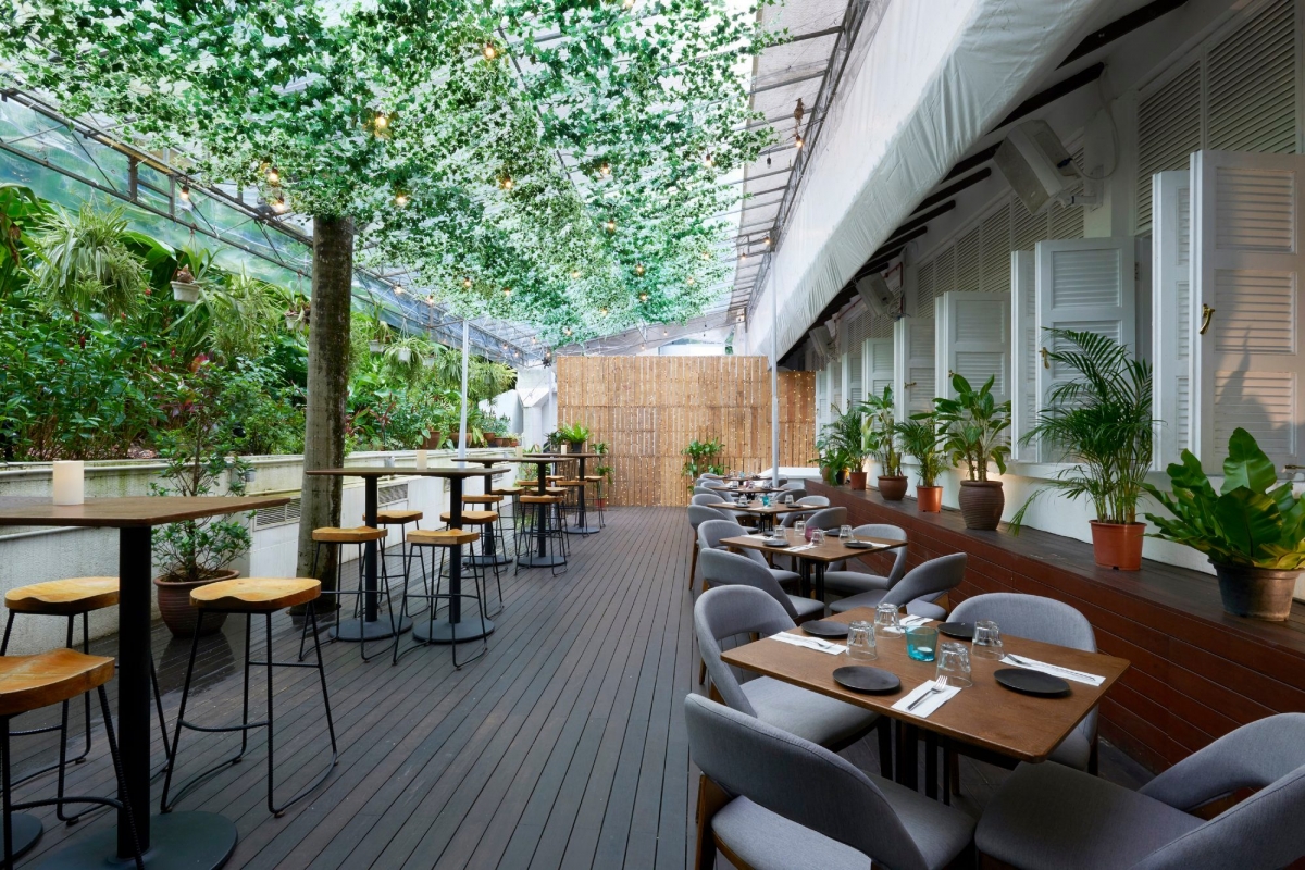 Bee's Knees secret garden alfresco cafe singapore