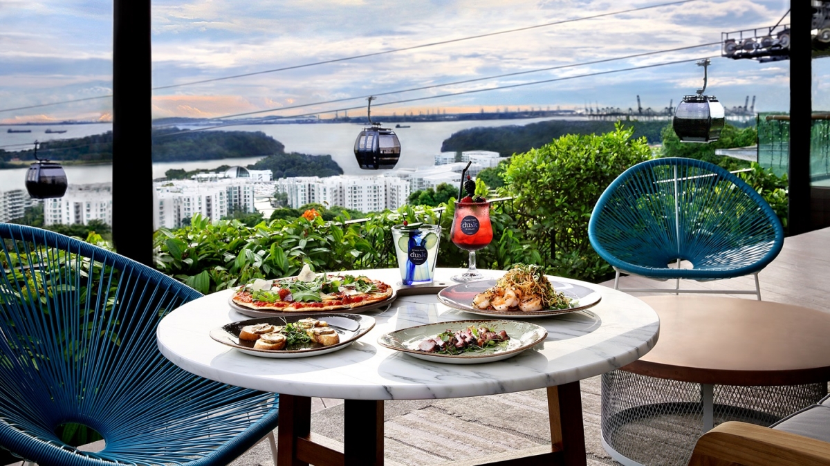Dusk Restaurant & Bar food and drinks