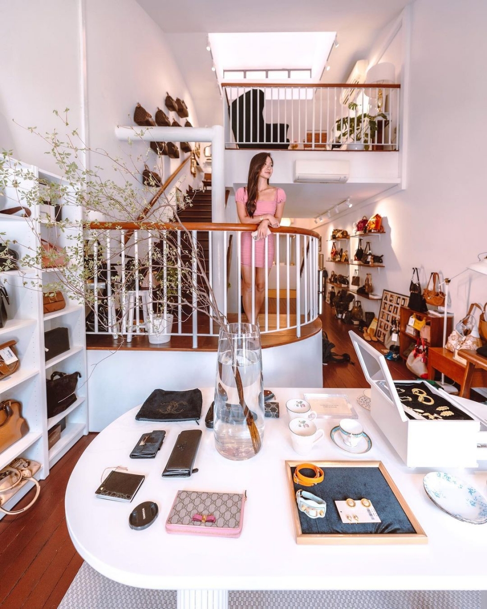 Vintage By Née Collective store singapore staircase