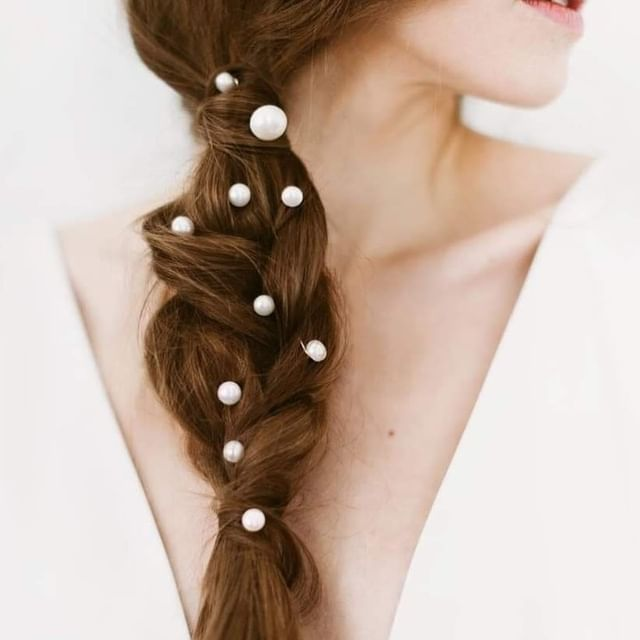 Wedding hairstyle pearls