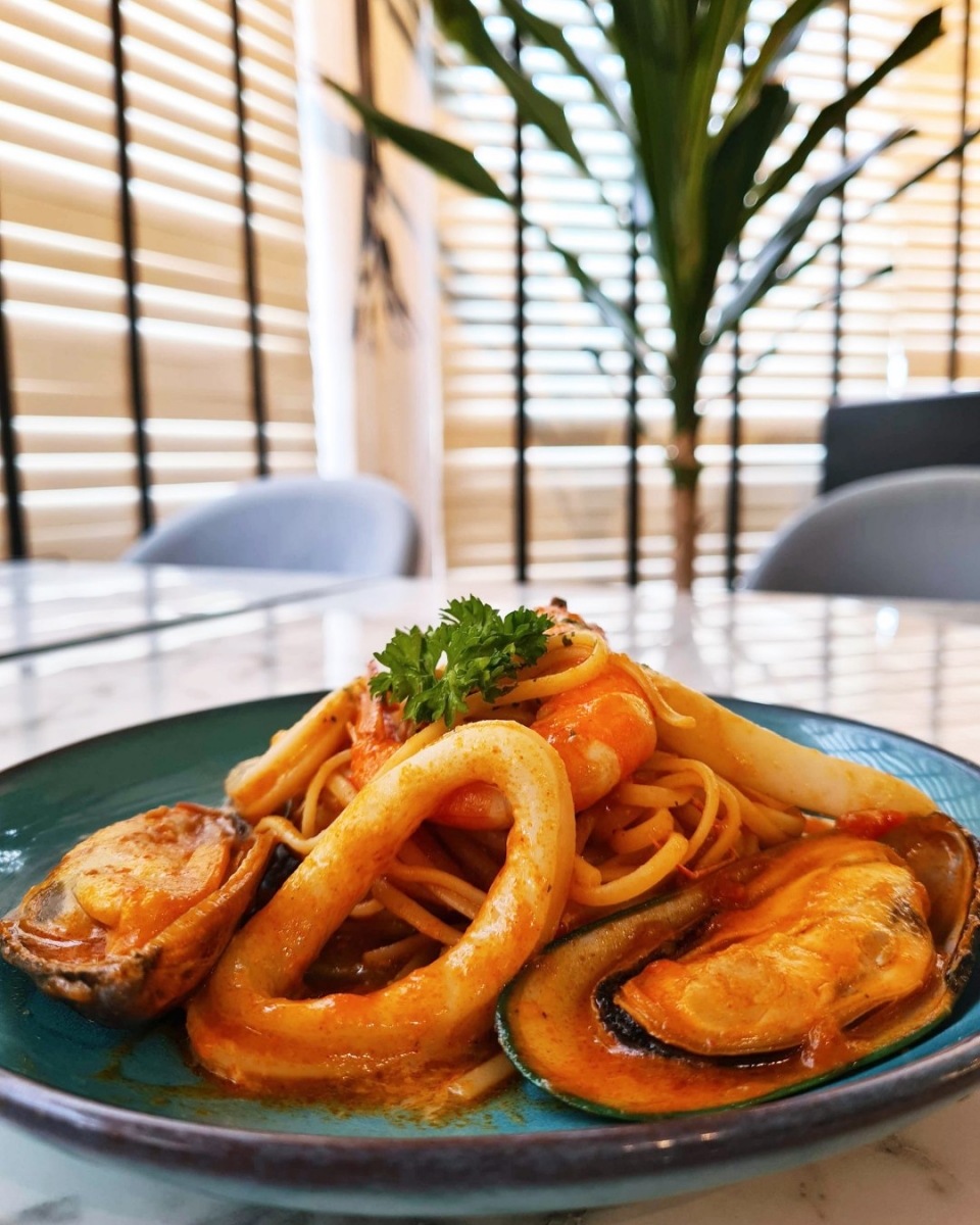 tom yum seafood pasta at good bites cafe