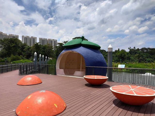 Mangosteen rest stop at Sengkang Riverside Park