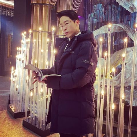 Uhm Ki Joon behind the scenes in Penthouse