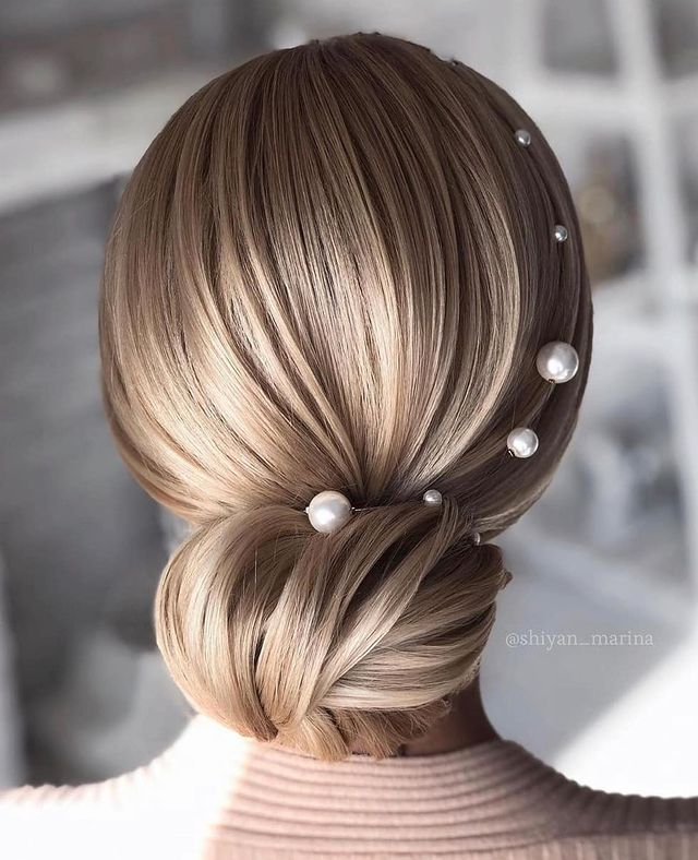 Wedding hairstyle pearls