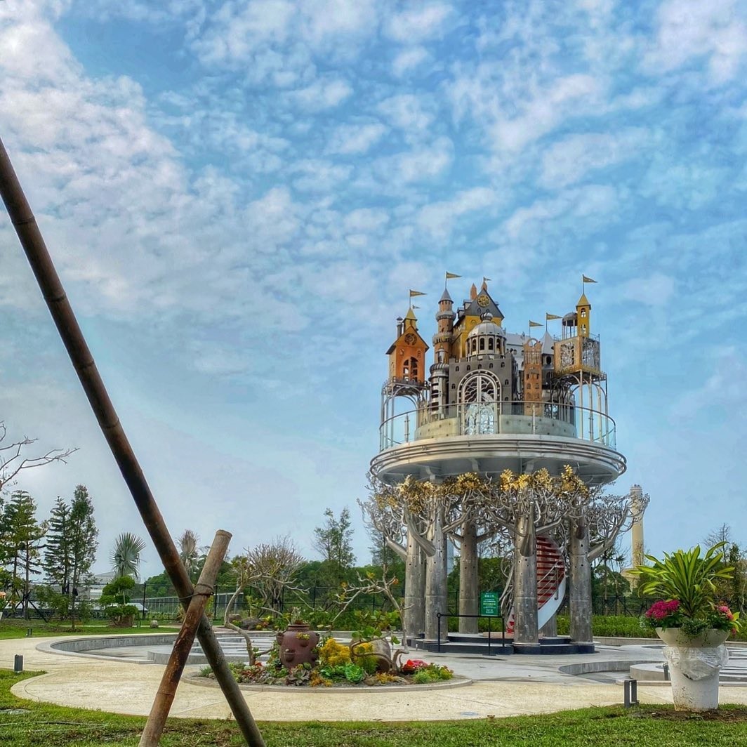 Healtdeva manor yilan taiwan castle and pond