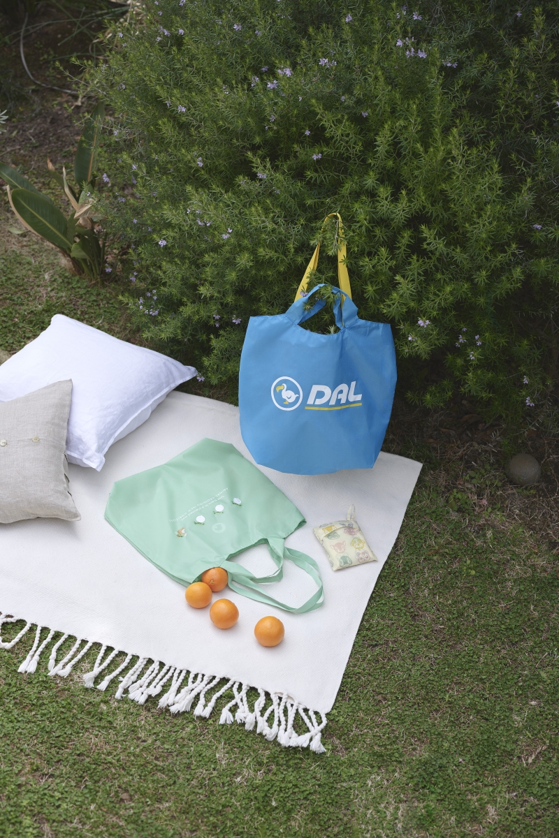 UNIQLO UT Animal Crossing bags