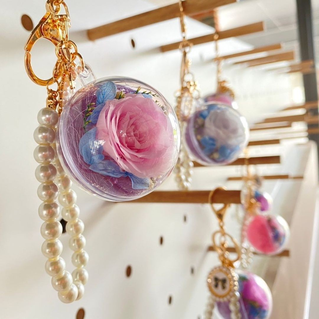 dried flower keychain ball at Healtdeva