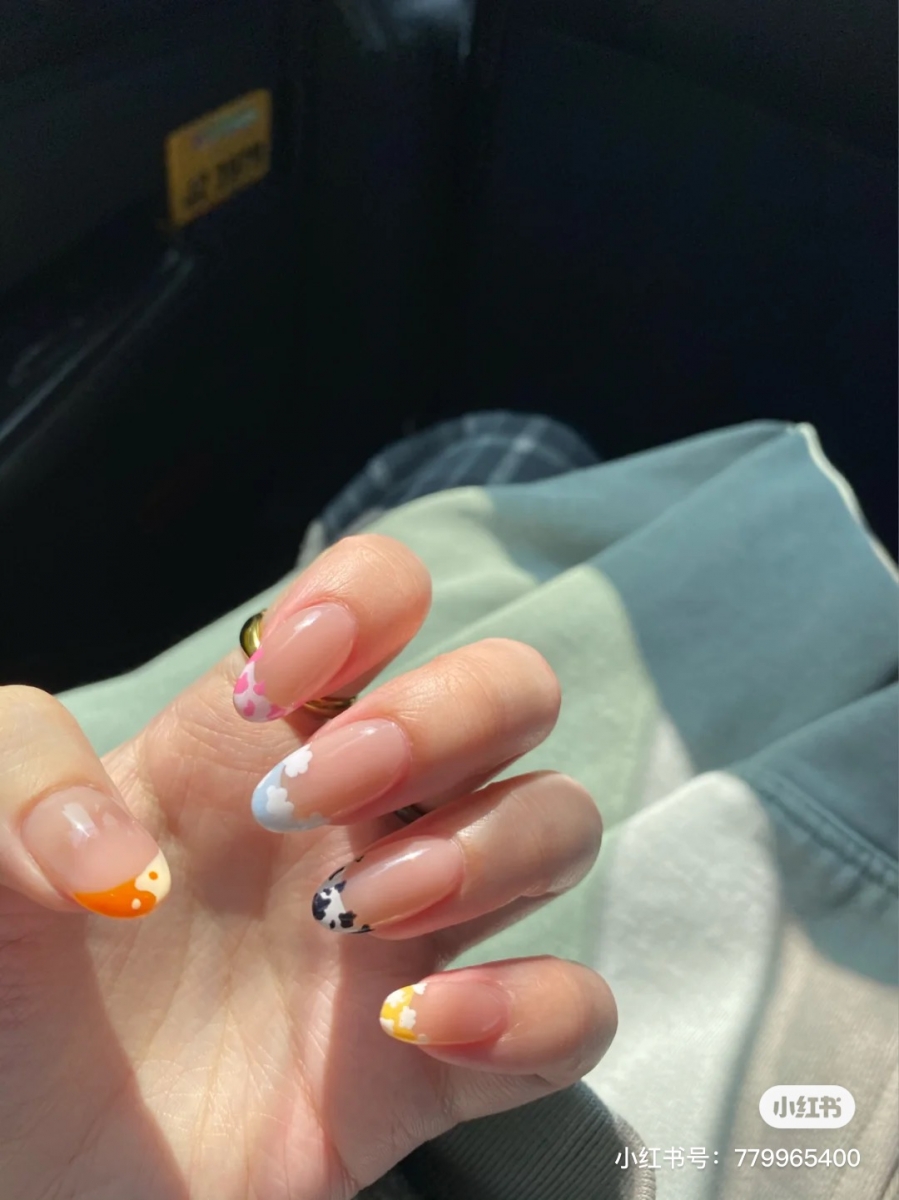 New Nail Art Trend: BLACKPINK Rosé's Colourful French Tips With Cute  Drawings | GirlStyle Singapore
