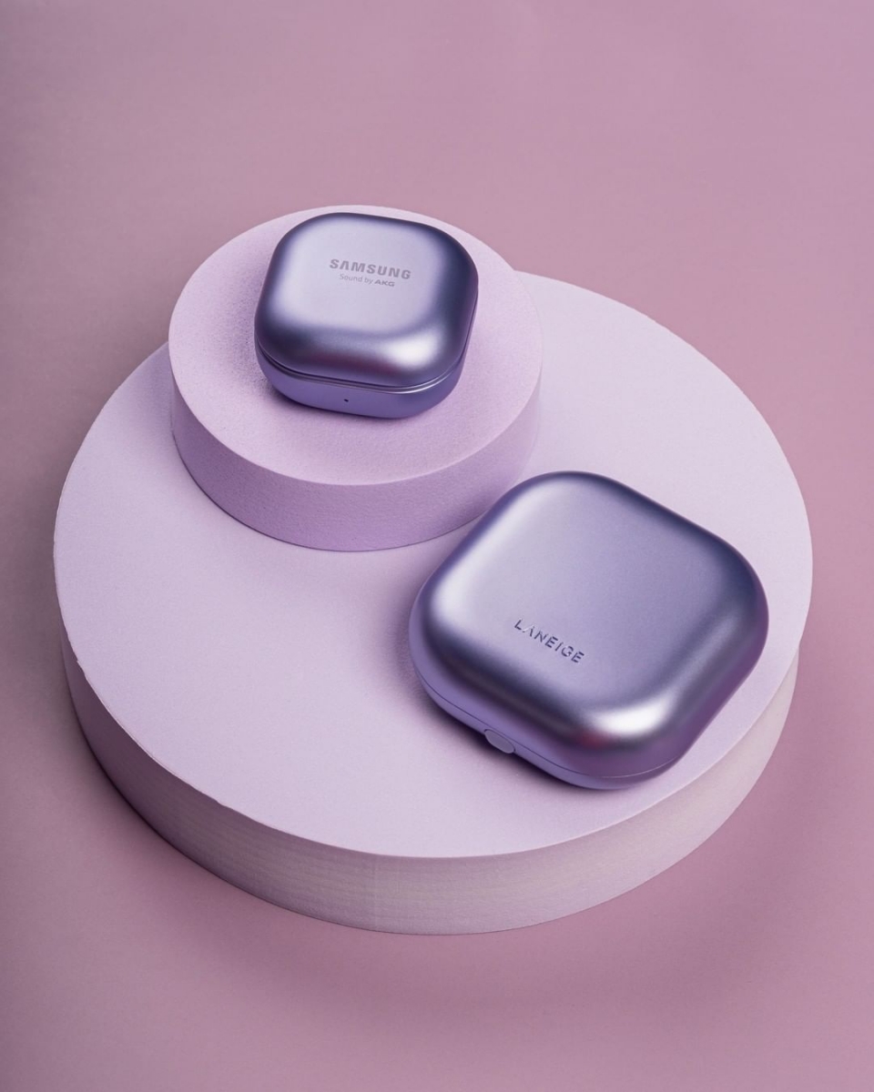 LANEIGE NEO Cushion in Phantom Violet vs Samsung Galaxy Buds Pro