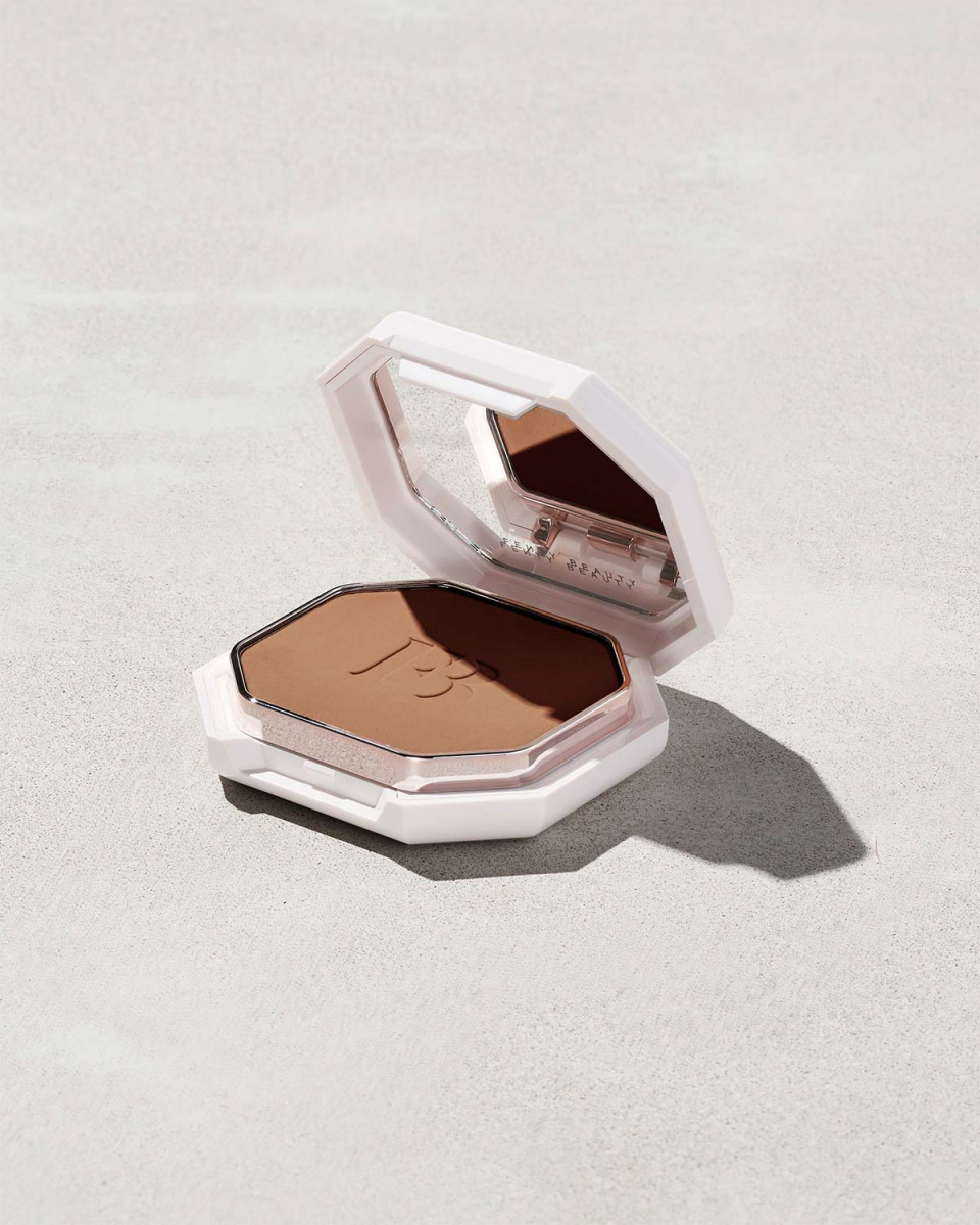 Fenty Beauty Pro Filt'r Soft Matte Powder Foundation Singapore