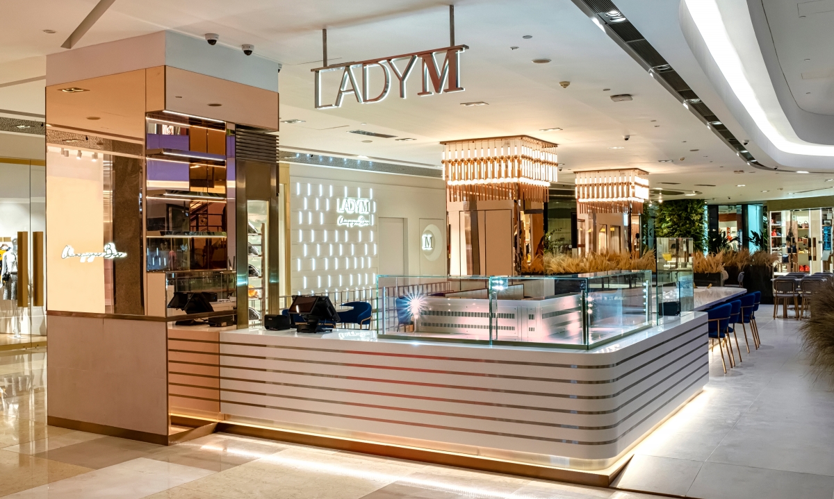 Lady M Champagne Bar ion orchard singapore