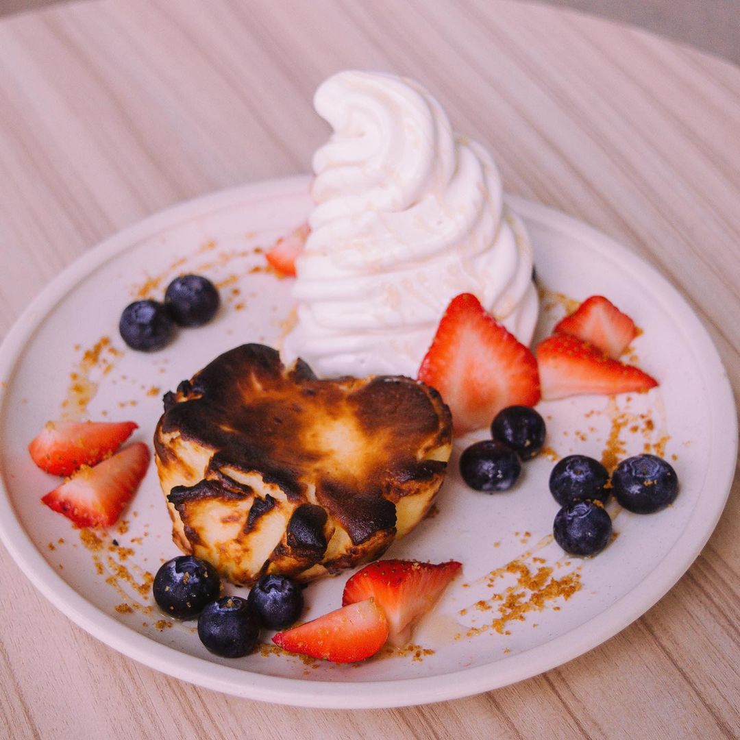 burnt basque cheesecake at Edith Patisserie Cake Bar