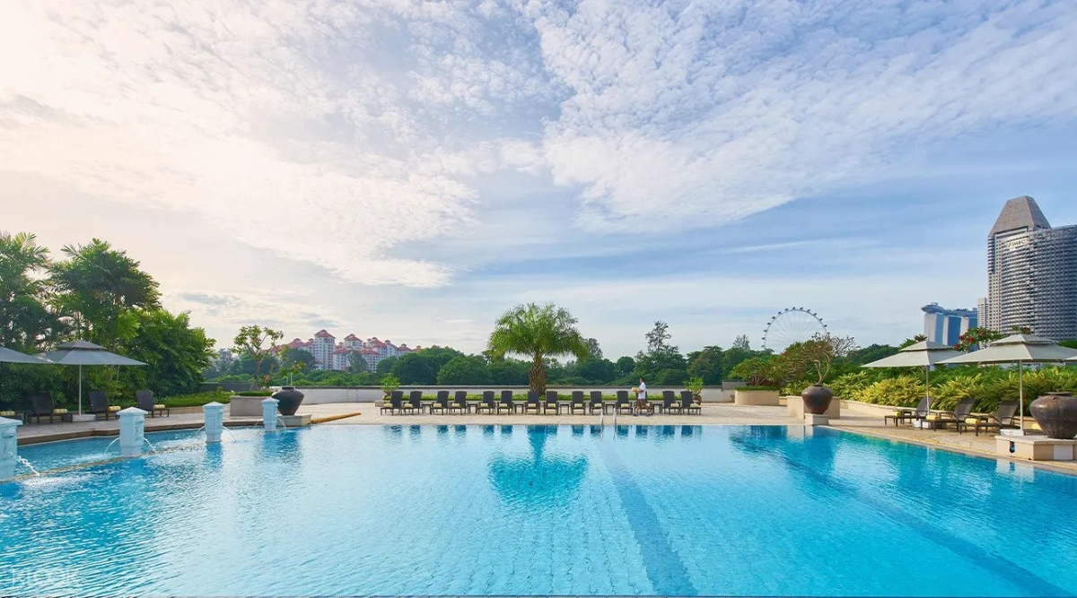 PARKROYAL on Beach Road pool