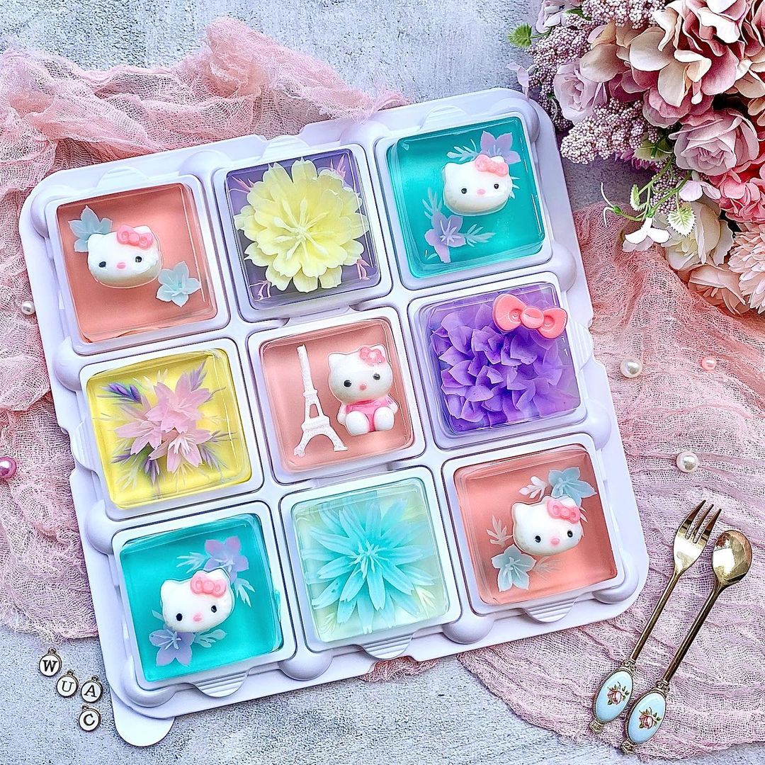 Wishing Upon A Cake Sanrio-themed mini jelly cakes