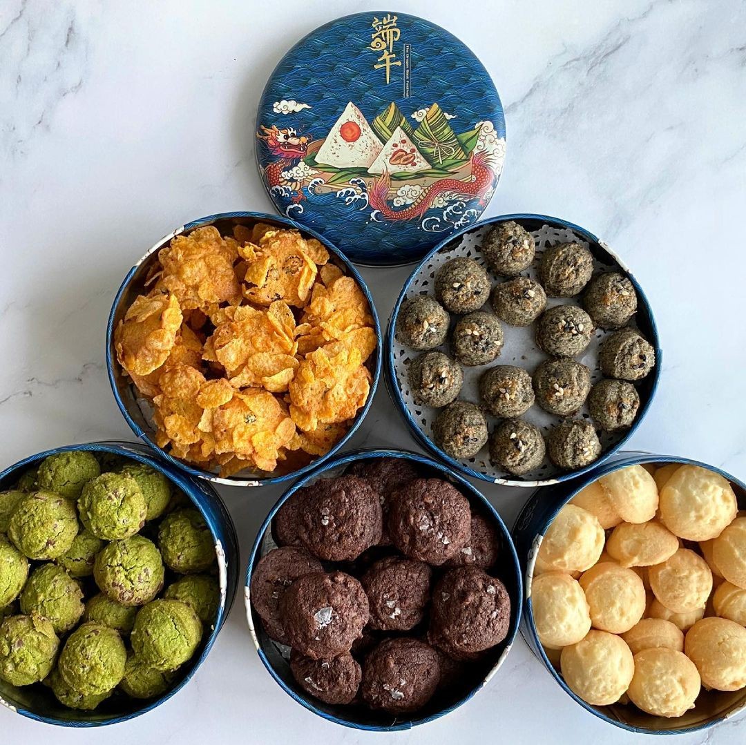 assorted cookies in tin ilovefluffybakes singapore