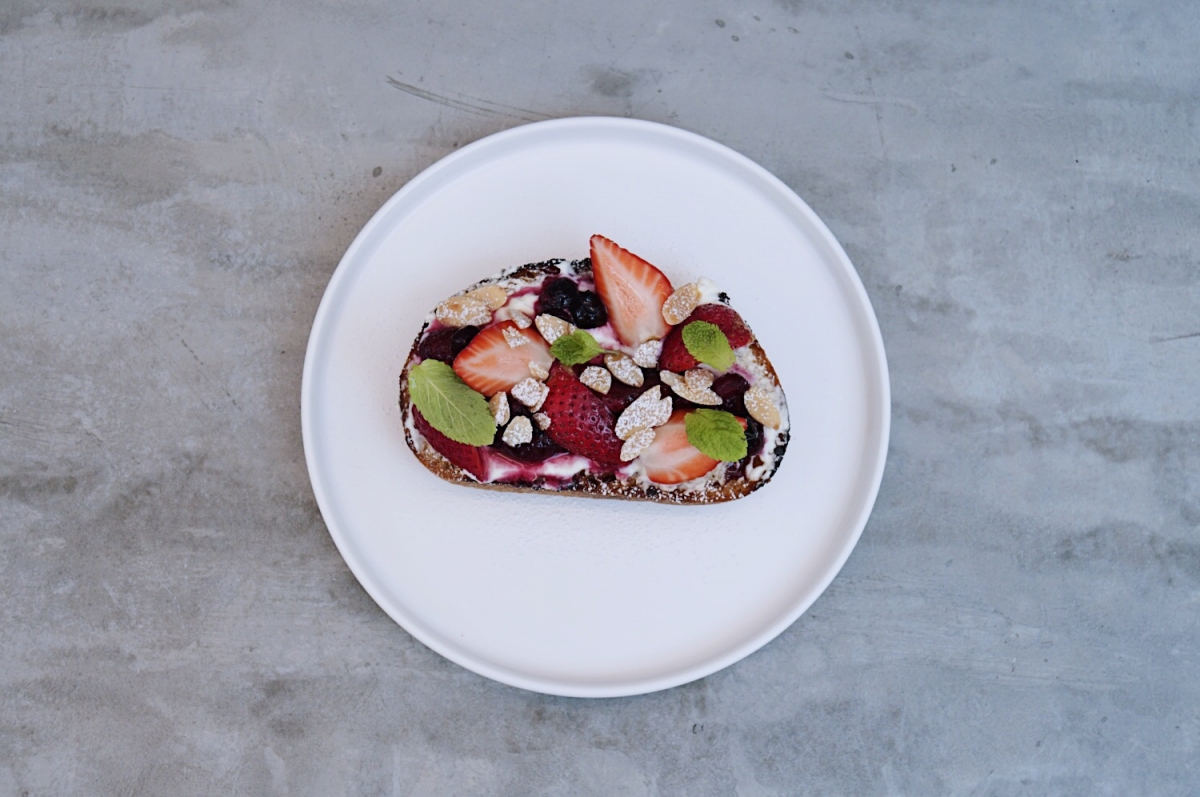 berries toast at syip cafe singapore