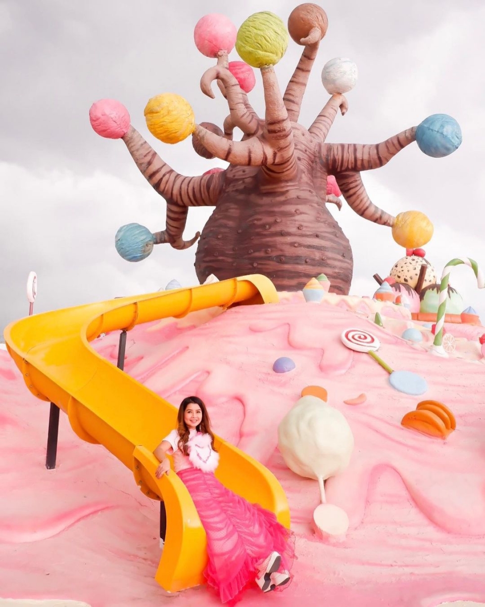 slide at great grand destination thailand candy theme park