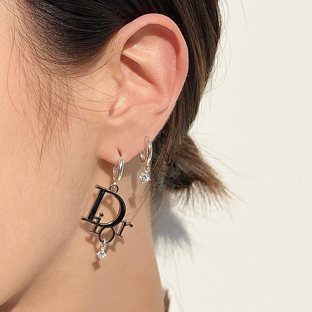 LabelVmoon upcycled luxury vintage button jewellery Singapore