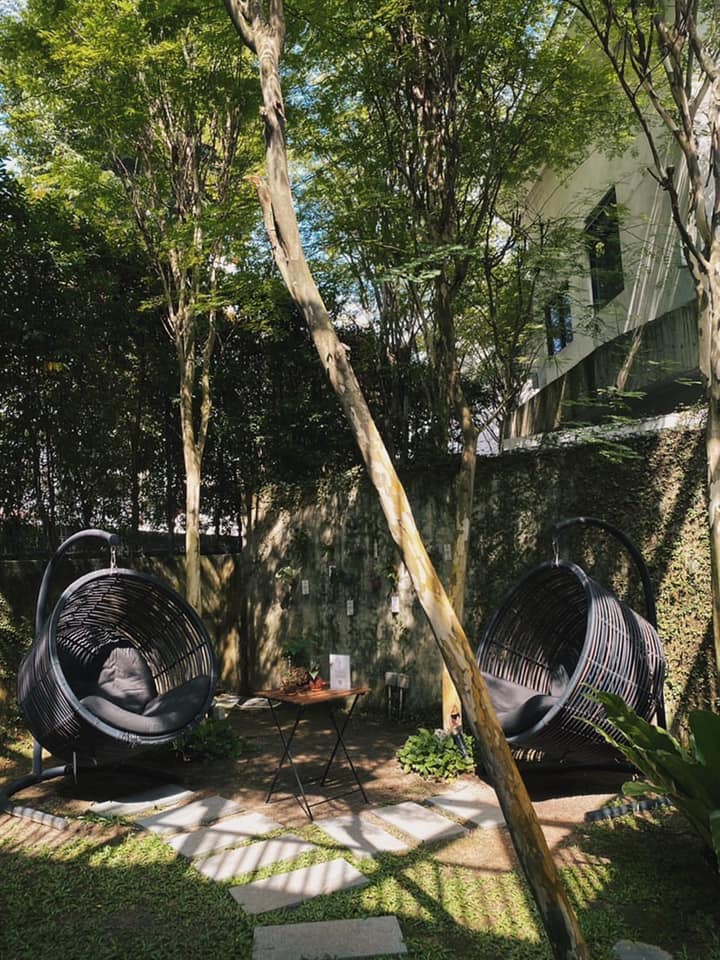 Lloyd's Inn minimalist hotel garden singapore