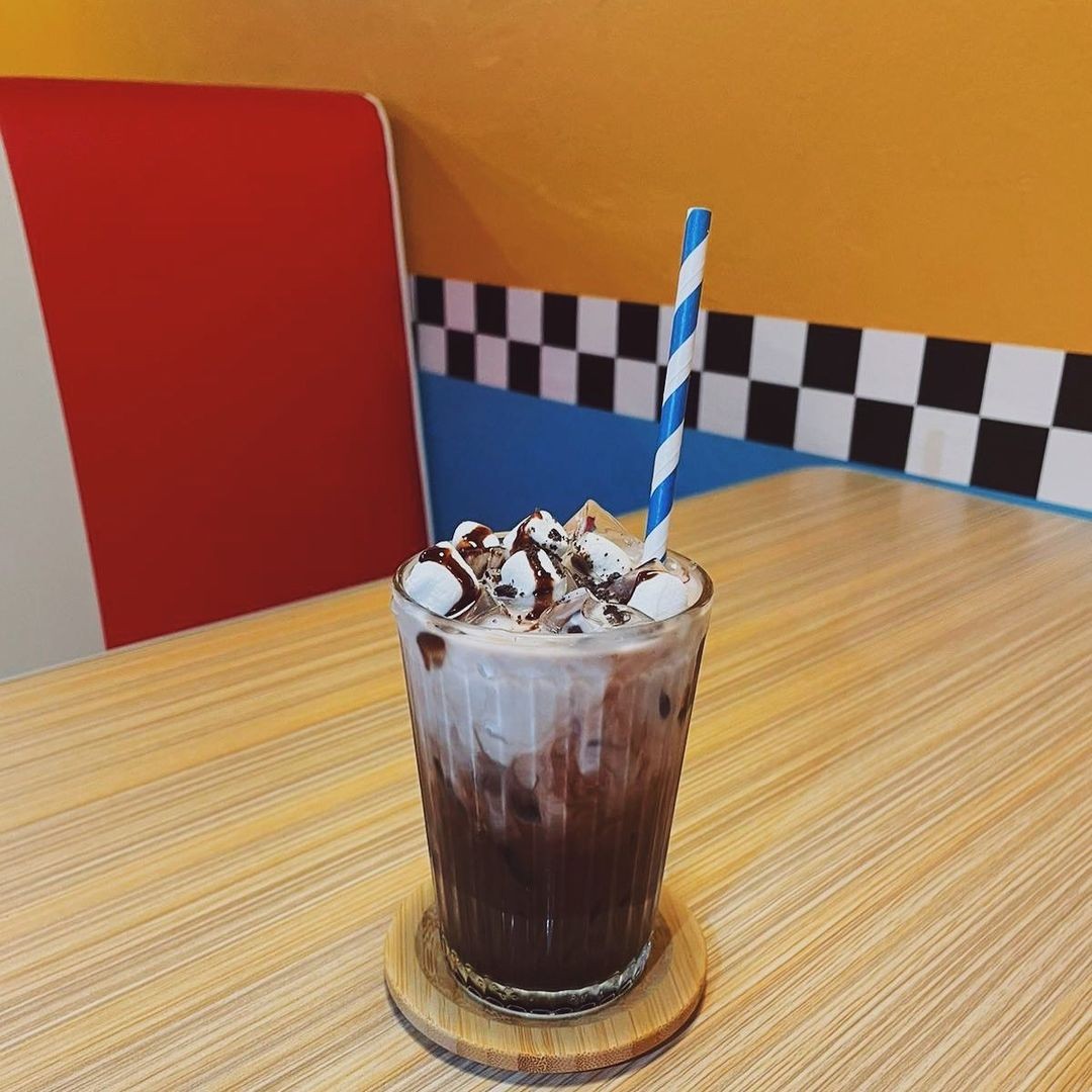 Joji's Diner Singapore retro American cafe