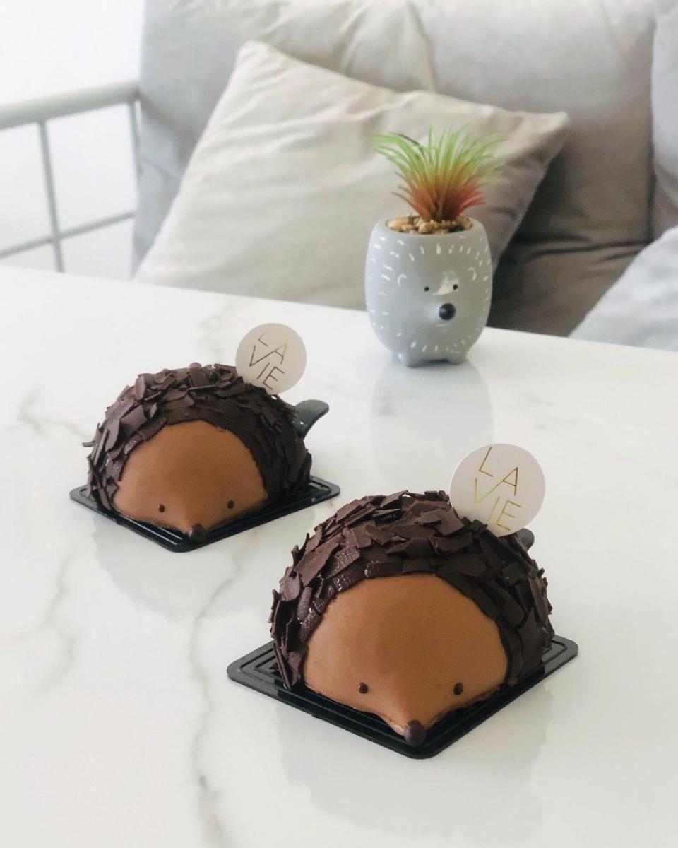 chocolate porcupine dessert at LA VIE singapore
