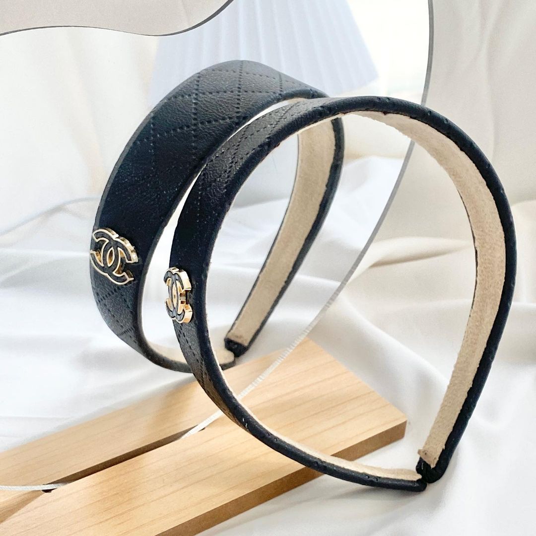 LabelVmoon upcycled luxury vintage button jewellery Singapore