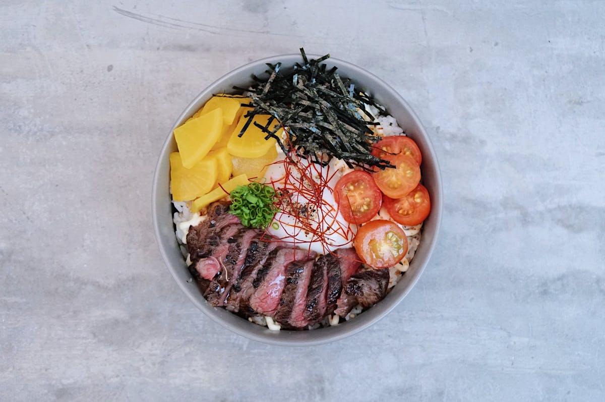 steak and rice bowl at syip cafe singapore
