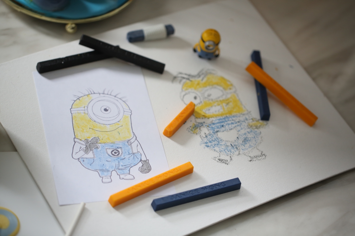 2am:dessertbar Minions edible crayons