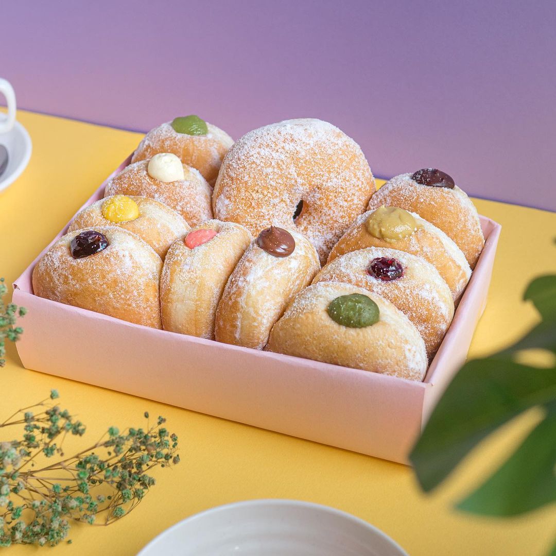 Welovedelish Delish Hotel Pillow Doughnuts