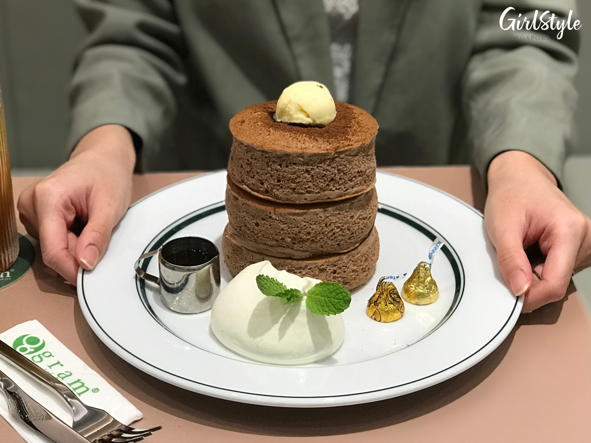 gram cafe waterway point hersheys chocolate lava souffle pancake