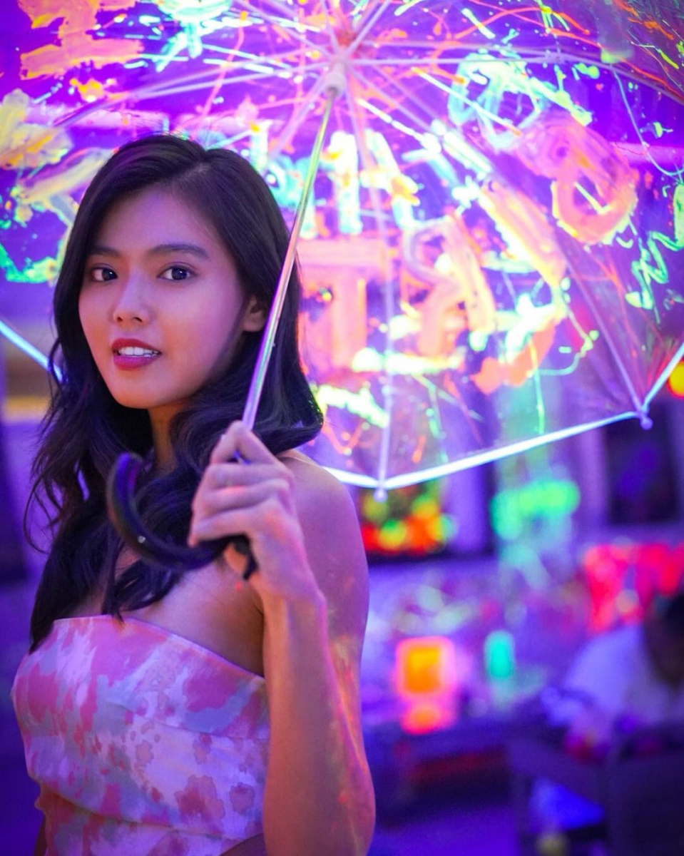 Neon art jamming Arty Party Singapore