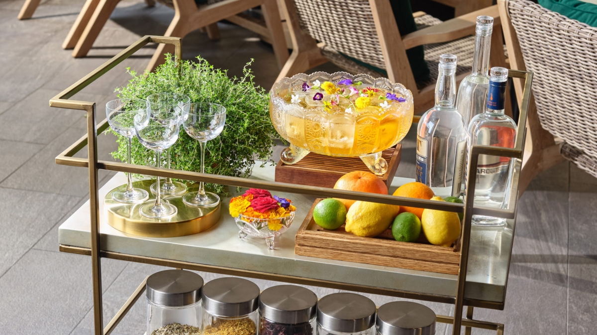 cocktail trolley at One-Ninety Bar four seasons hotel singapore